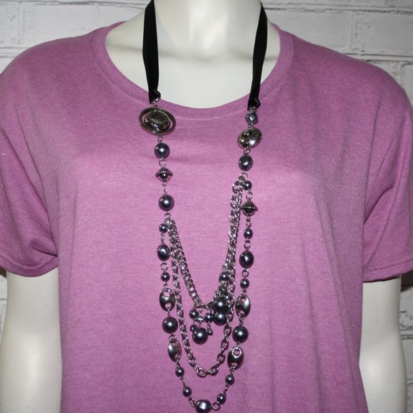 Vintagejelyfish Jewelry - Beautiful silver, black and pearl ribbon necklace 34"